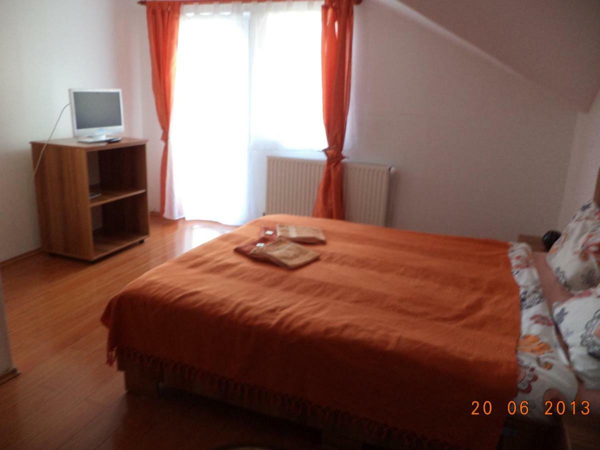 Villa Casa Bella à Rîşnov Extérieur photo